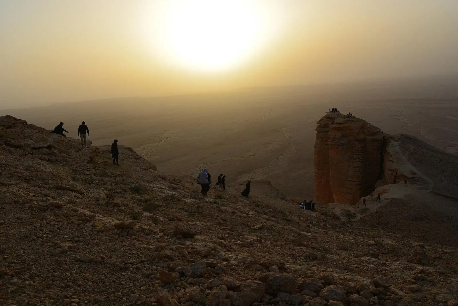 Saudi Arabia Riyadh AlUla – Hikers try to reach the edge